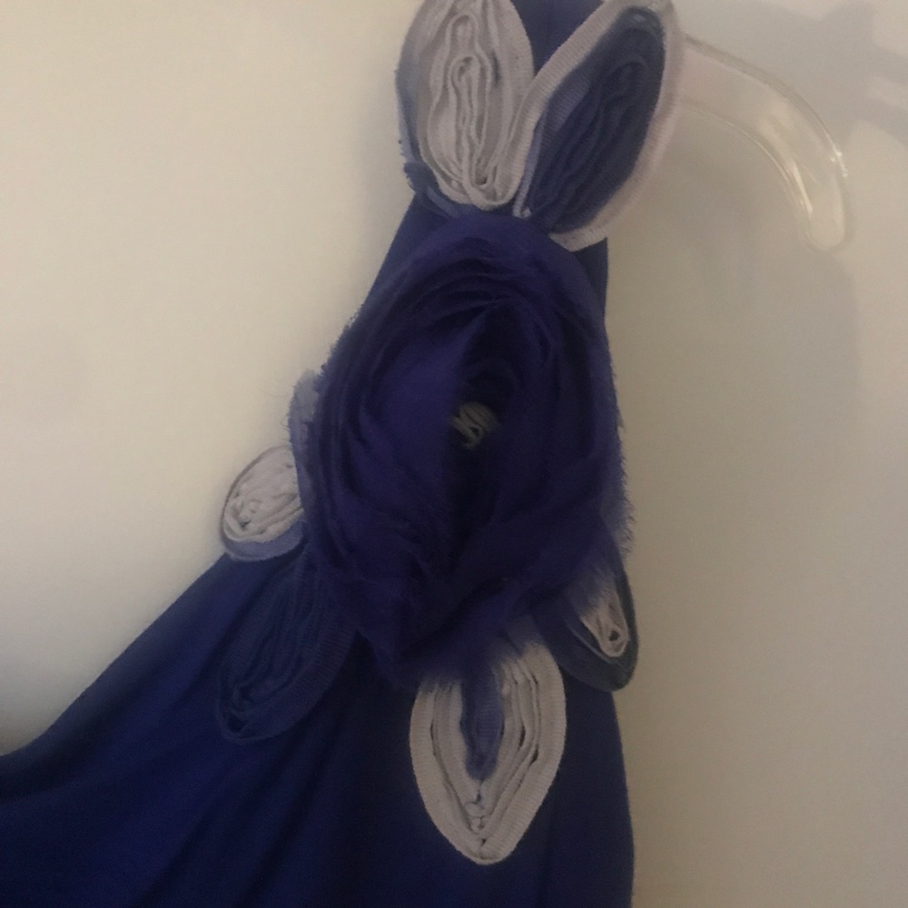 One shoulder top - Picture 2 of 4